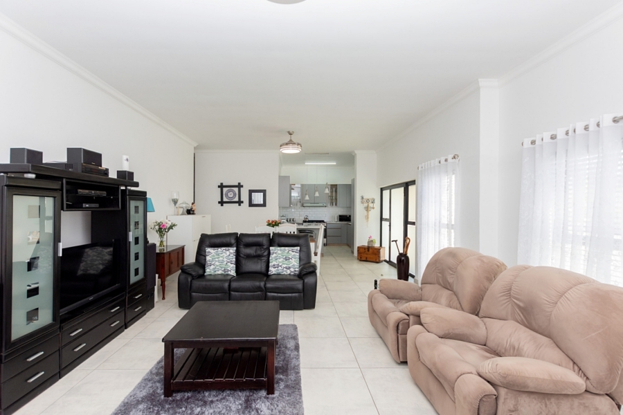 3 Bedroom Property for Sale in Sandy Point Western Cape